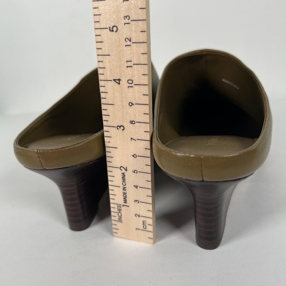 NWB VINCE. GENUINE LEATHER BENITA, CYPRESS LE Wedge Mules Slip-On Styling Sz 8 - Picture 15 of 16